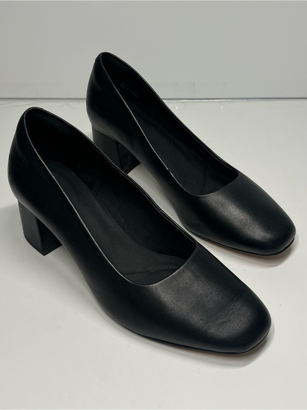 Clarks Sheer Rose 2 Black Leather Block Heel Pumps Size 7M Classic Career Shoes